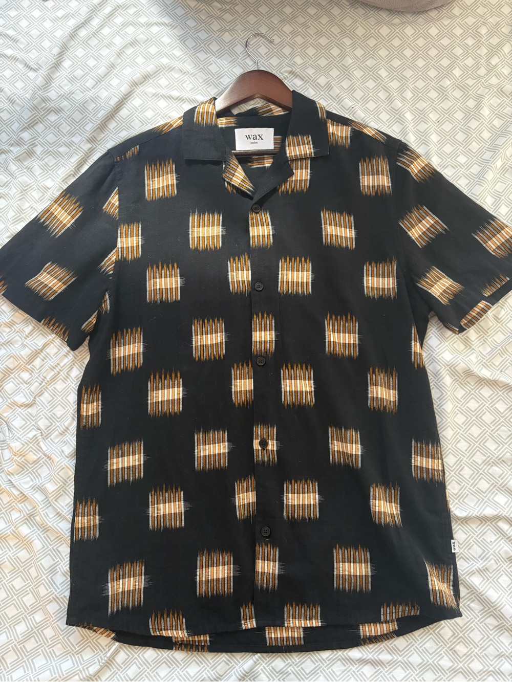 Wax London Men’s Black Ikat Camp Collar Short Sleeved Button Up Shirt Size L EUC